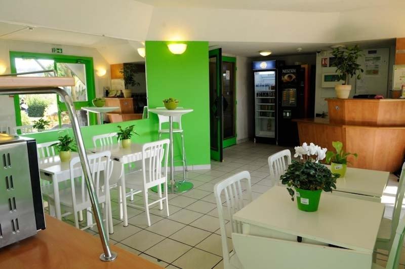 Lemon Hotel Le Coteau Екстер'єр фото
