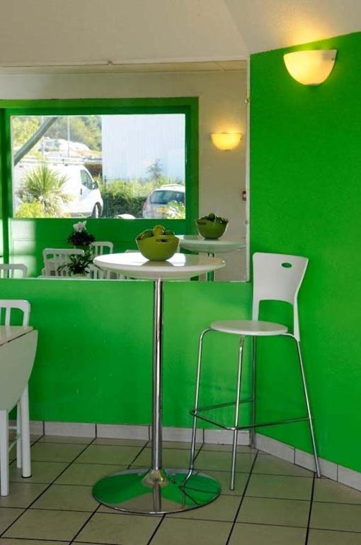 Lemon Hotel Le Coteau Екстер'єр фото