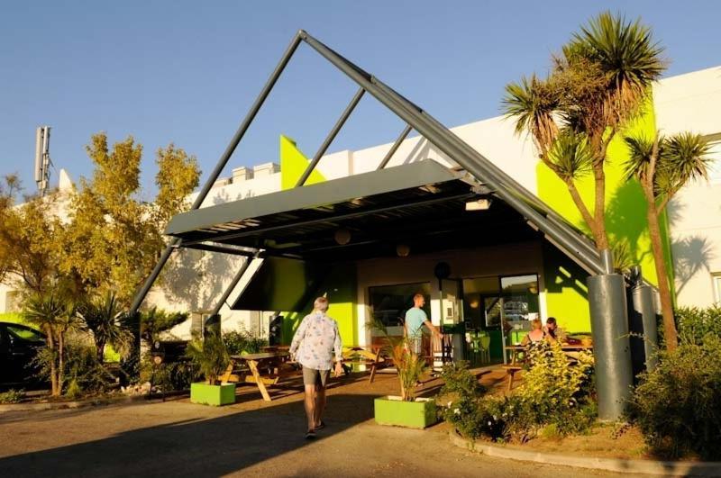 Lemon Hotel Le Coteau Екстер'єр фото